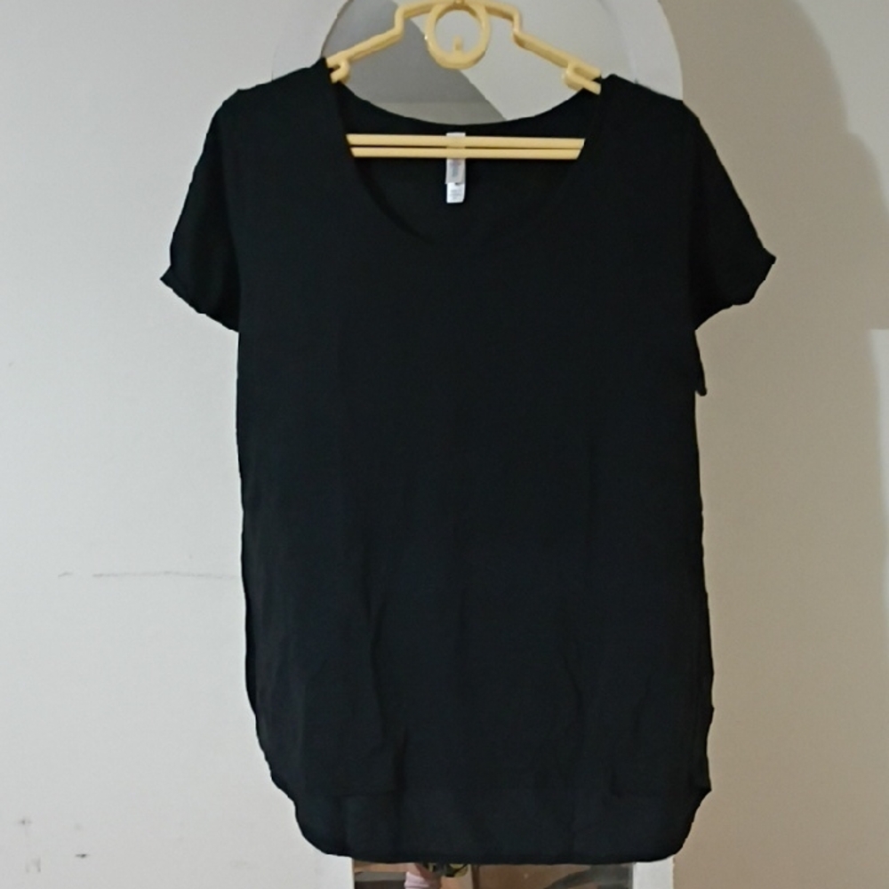 LuLaRoe Classic Black Short Sleeve Tee